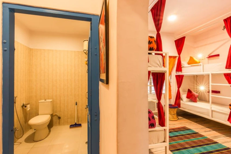 Bed in 6 Bed Female Only AC Dormitory Room with Ensuite Bathroom 3