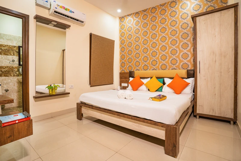 Deluxe Private AC Room with Ensuite Bathroom 1