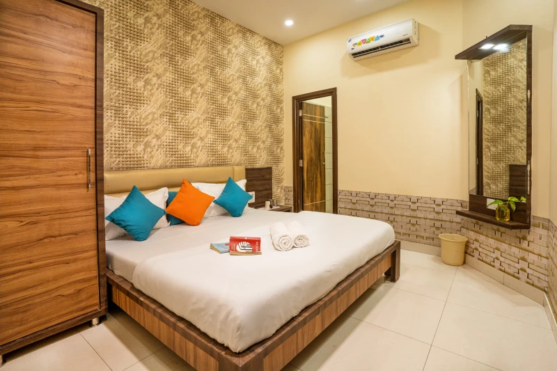 Deluxe Private AC Room with Ensuite Bathroom 2