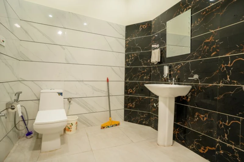 Premium Private AC Room with Ensuite Bathroom 4