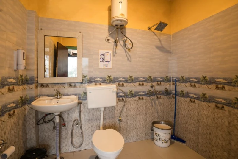 Bed in 6 Bed Female Only Dormitory Room with Ensuite Bathroom 4