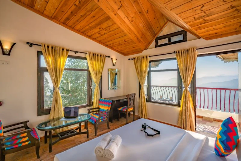 Deluxe Private Room with Balcony and Ensuite Bathroom 1