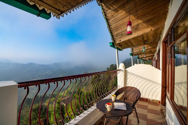 Deluxe Private Room with Balcony and Ensuite Bathroom 2