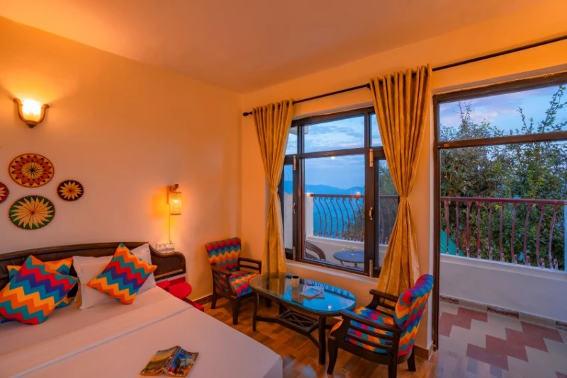 Deluxe Private Room with Balcony and Ensuite Bathroom 3