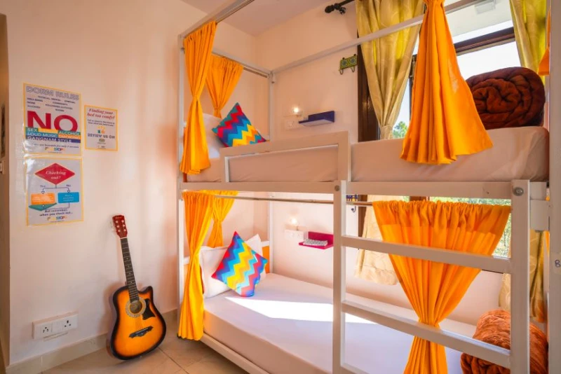 Bed in 4 Bed Mixed Dormitory Room with Ensuite Bathroom 3