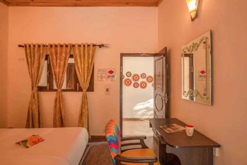 Deluxe Private Room with Ensuite Bathroom 2