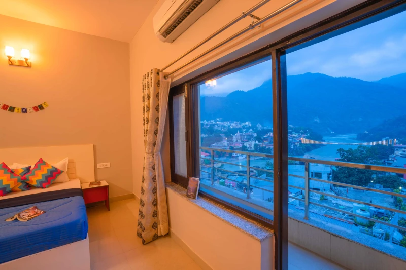 Deluxe Private AC Room with Panoramic View and Ensuite Bathroom 5