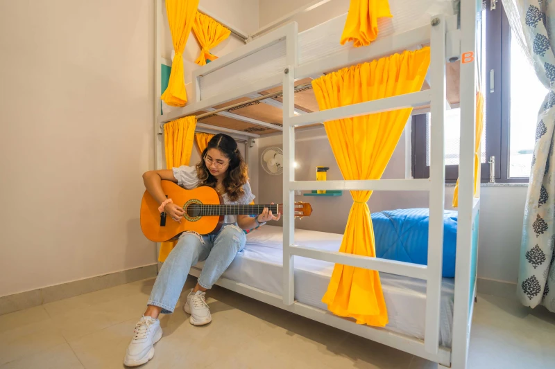 Bed in 6 Bed Mixed AC Dormitory Room with Ensuite Bathroom 4