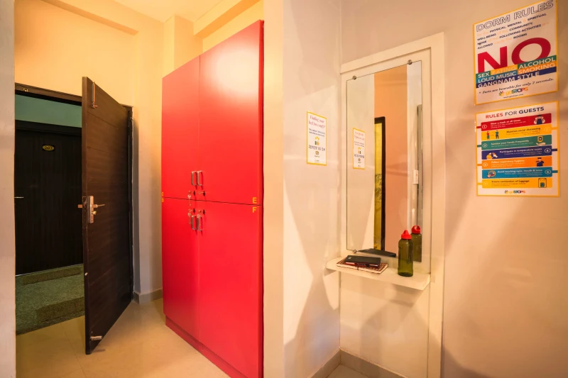 Bed in 4 Bed Female Only AC Dormitory Room with Ensuite Bathroom 3
