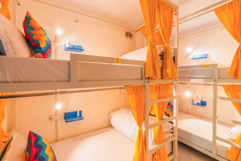 Bed in 6 Bed Mixed Dormitory Room with Ensuite Bathroom 2