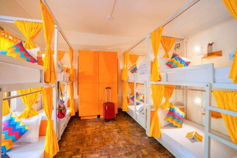 Bed in 8 Bed Mixed Dormitory Room with Ensuite Bathroom 3