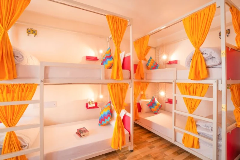 Bed in 10 Bed Mixed Dormitory Room with Ensuite Bathroom 2