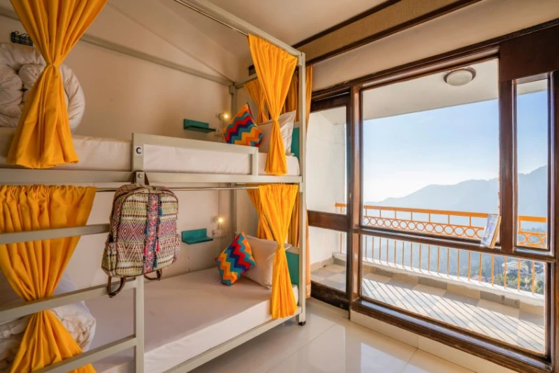 Bed in 8 Bed Mixed Dormitory Room with Ensuite Bathroom 2