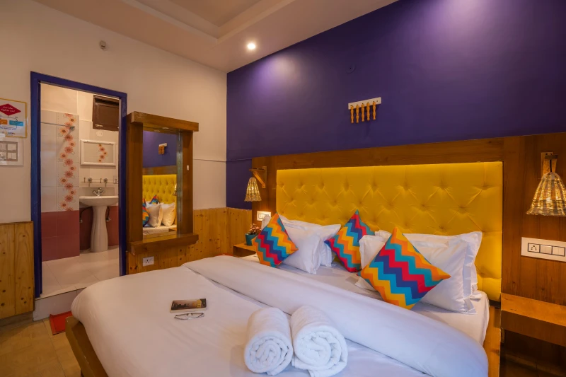 Deluxe Private Room with Ensuite Bathroom with View and Premium Balcony 4