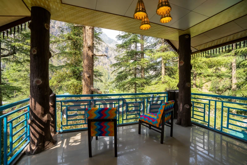Deluxe Private Room with Ensuite Bathroom with View and Premium Balcony 7
