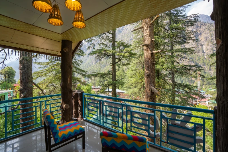 Bed In 6 Bed Mixed Dormitory Room with Balcony Ensuite Bathroom 8