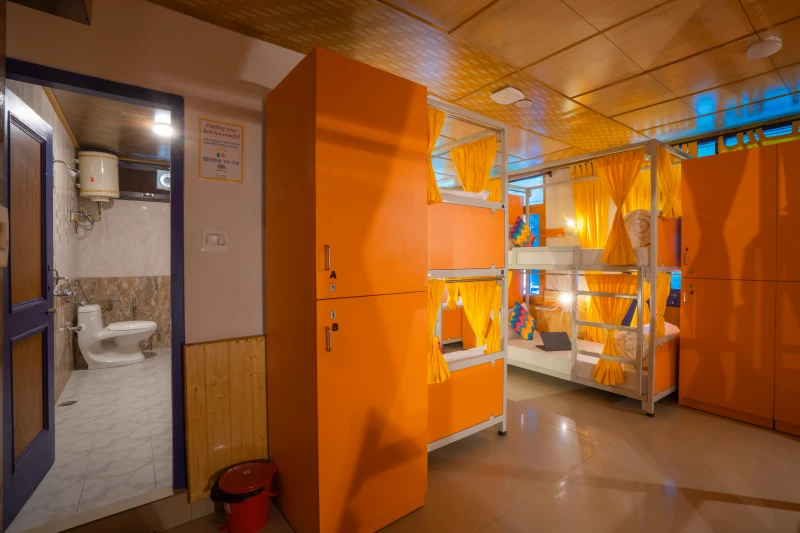 Bed in 12 Bed Mixed Dormitory Room with Ensuite Bathroom 3