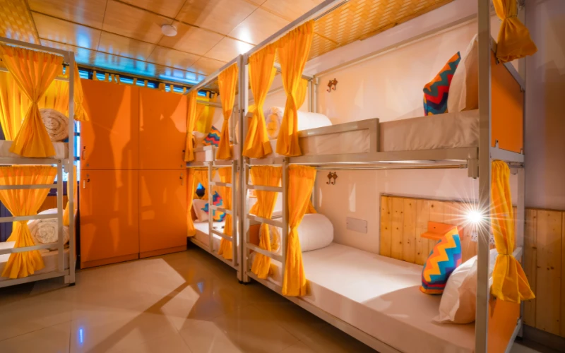 Bed in 12 Bed Mixed Dormitory Room with Ensuite Bathroom 8