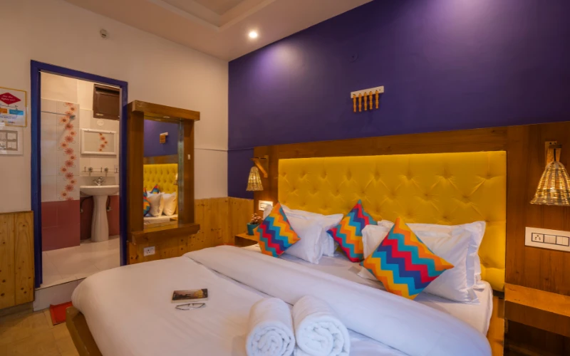 Deluxe Private Room with Ensuite Bathroom 10