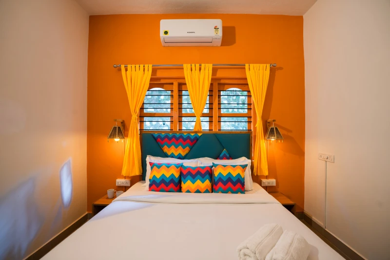 Deluxe Private AC Room with Ensuite Bathroom 6
