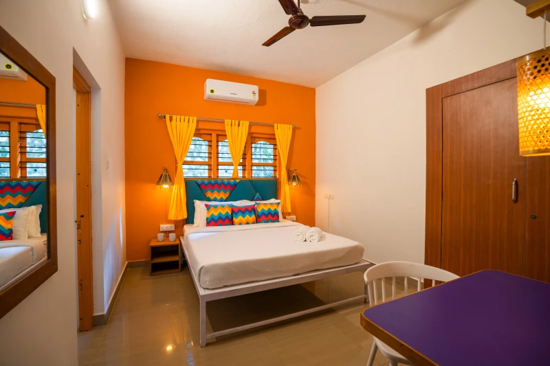 Deluxe Private AC Room with Ensuite Bathroom 7