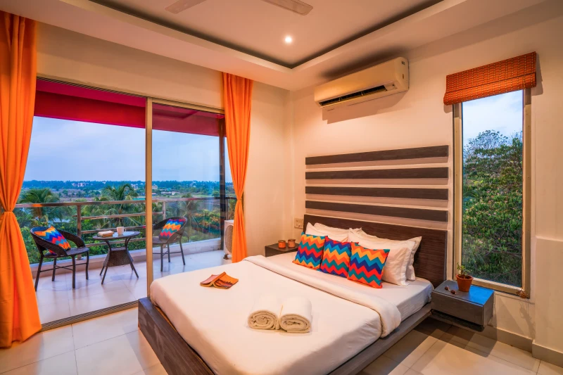 Deluxe Private AC Room with Balcony and Ensuite Bathroom 7