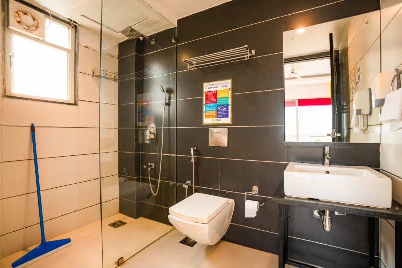 Deluxe Private AC Room with Balcony and Ensuite Bathroom 9