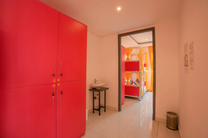 Bed in 10 Bed Mixed AC Dormitory Room with Ensuite Bathroom 4