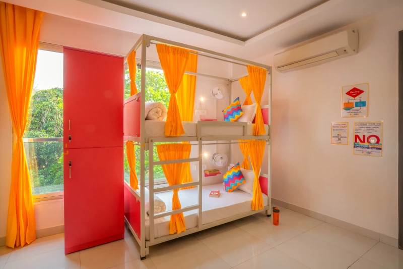 Bed in 10 Bed Mixed AC Dormitory Room with Ensuite Bathroom 6