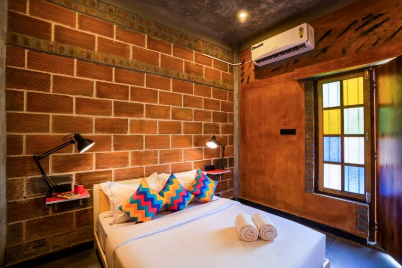 Deluxe Private AC Room with Ensuite Bathroom 3