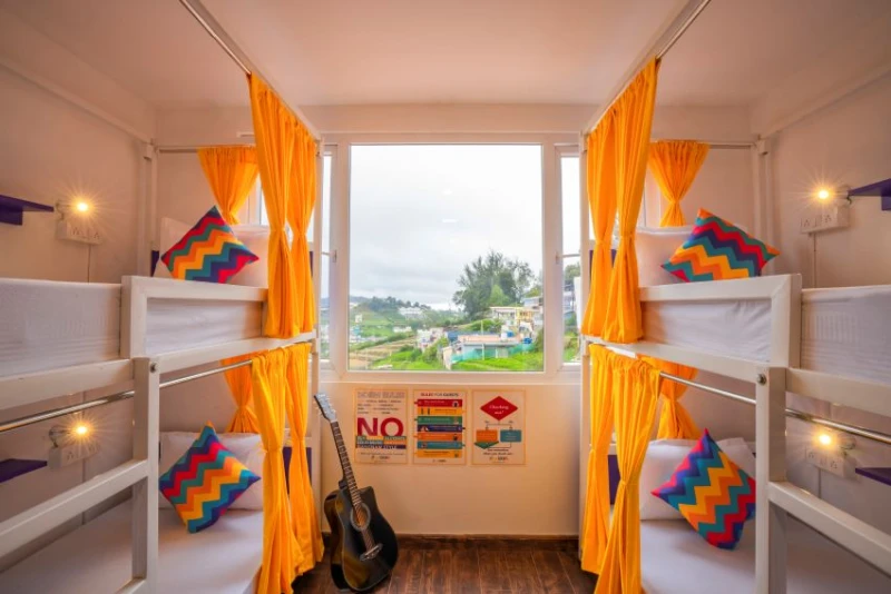 Bed in 6 Bed Mixed Dormitory Room with Ensuite Bathroom 1