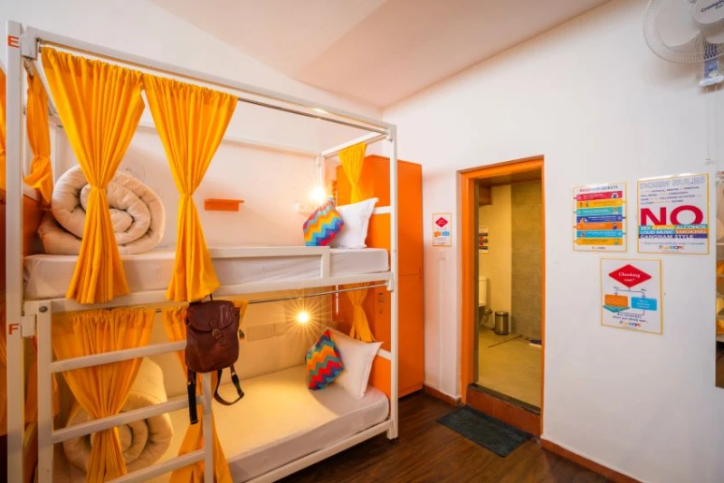 Bed in 6 Bed Mixed Dormitory Room with Ensuite Bathroom 3