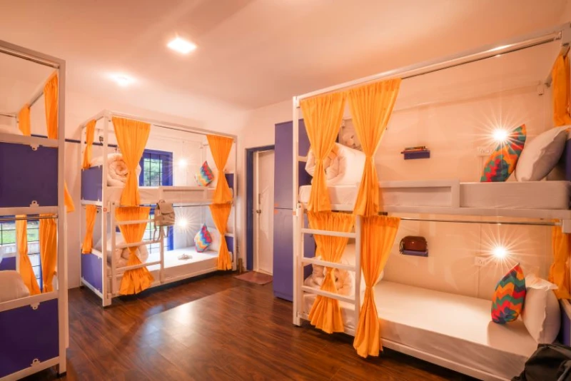 Bed in 8 Bed Mixed Dormitory Room with Ensuite Bathroom 1