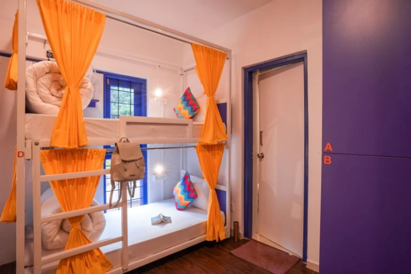 Bed in 8 Bed Mixed Dormitory Room with Ensuite Bathroom 2