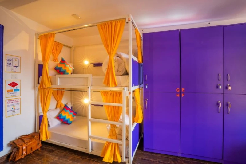 Bed in 8 Bed Mixed Dormitory Room with Ensuite Bathroom 3