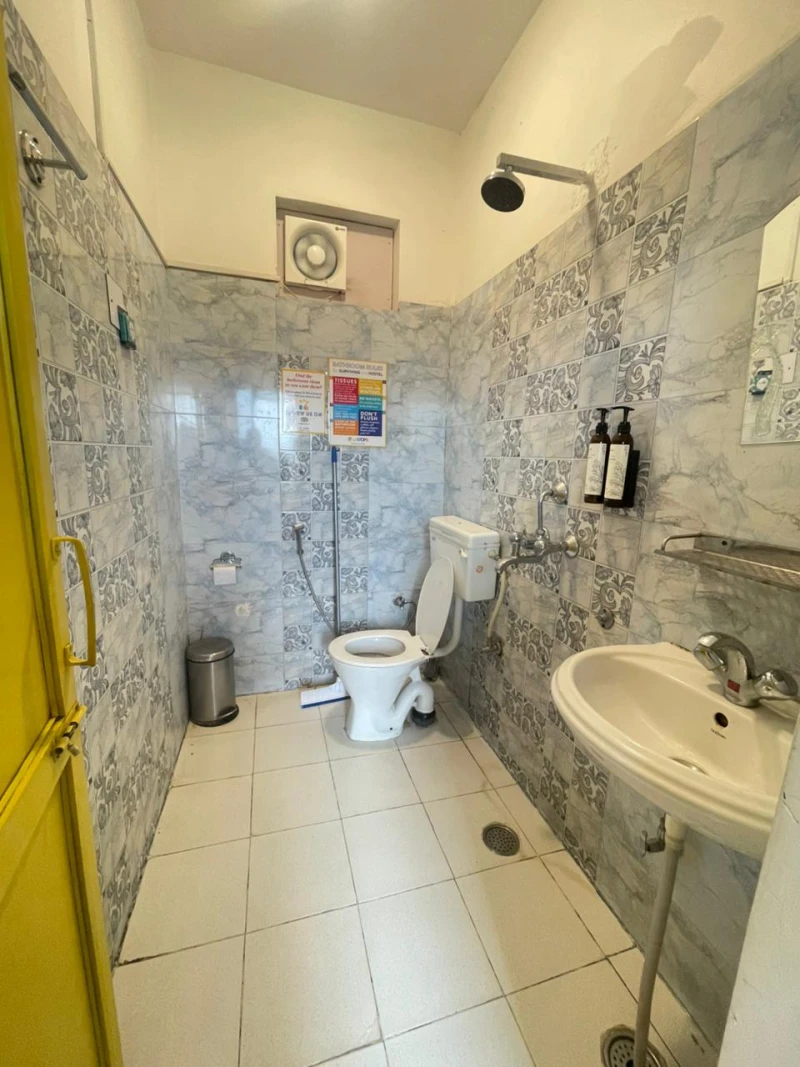 Bed in 4 Bed Mixed Dormitory Room with Ensuite Bathroom 5