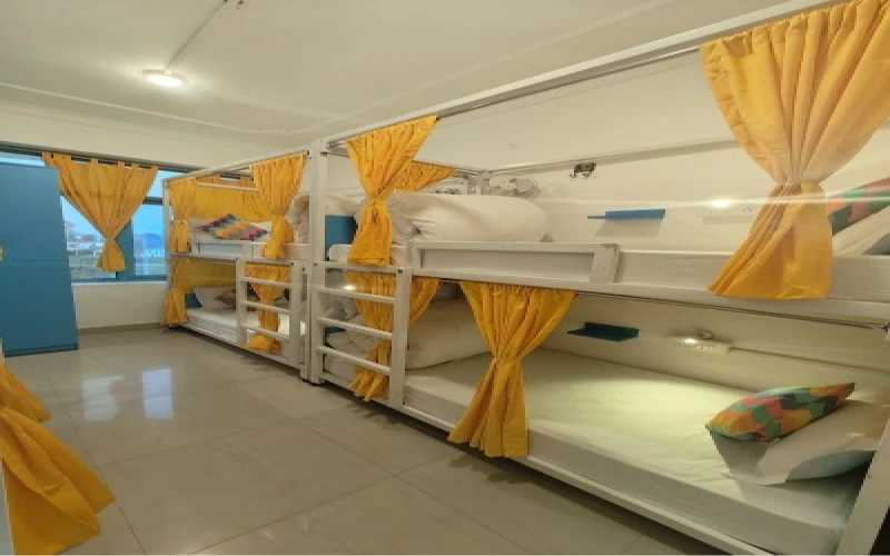 Bed in 6 Bed Mixed Dormitory Room with Ensuite Bathroom 1