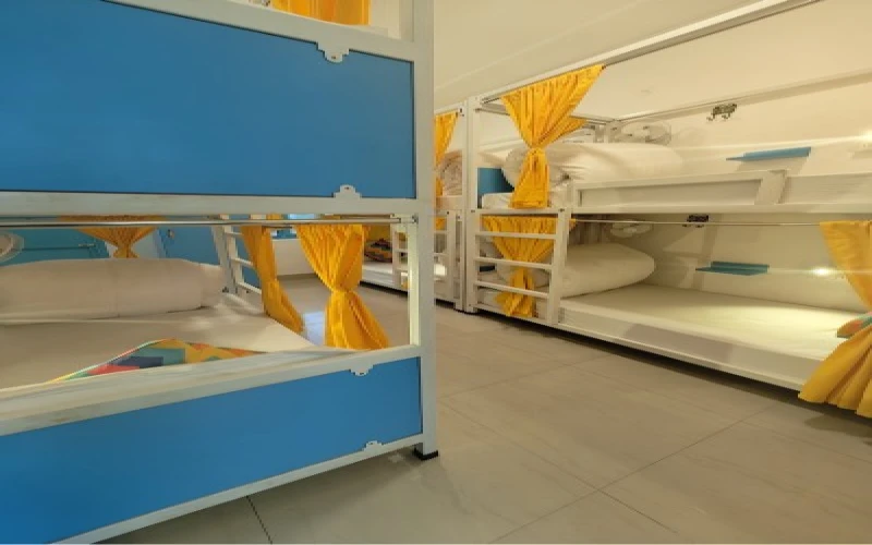 Bed in 6 Bed Mixed Dormitory Room with Ensuite Bathroom 2