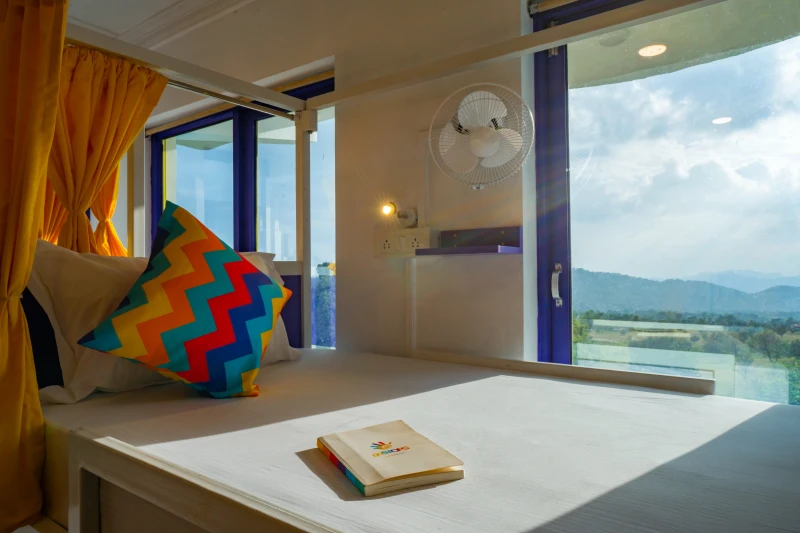 Bed in 10 Bed Mixed Dormitory Room with Ensuite Bathroom 6