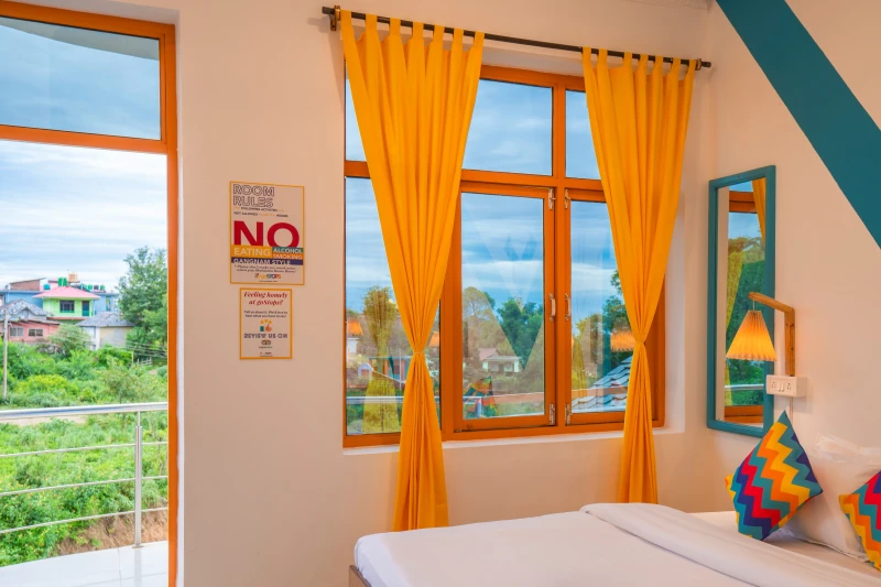 Deluxe Private Room with Premium Balcony and Ensuite Bathroom 4