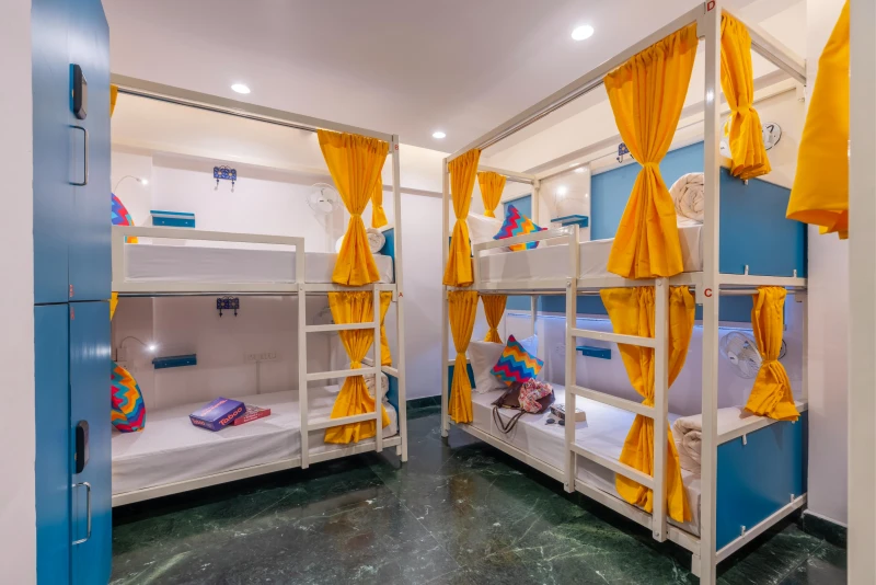 Bed in 4 Bed Mixed AC Dormitory Room with Ensuite Bathroom - UPPER BED 2