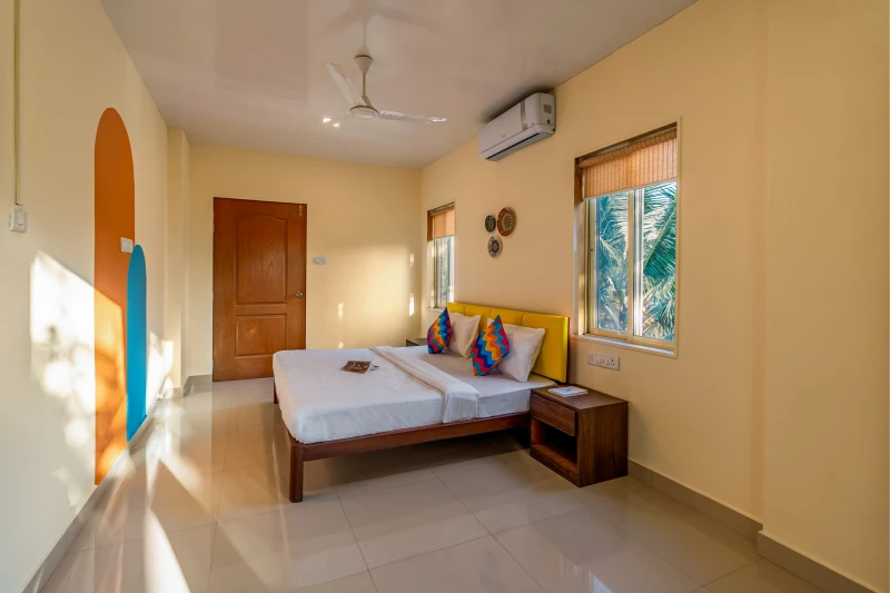 Deluxe Private AC Room with Ensuite Bathroom 3