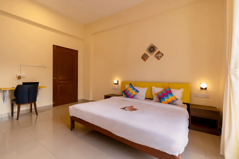 Deluxe Private AC Room with Balcony and Ensuite Bathroom 5