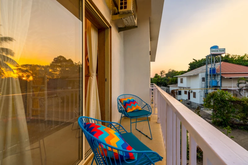 Bed in 6 Bed Mixed AC Dormitory Room with Balcony and Ensuite Bathroom 3
