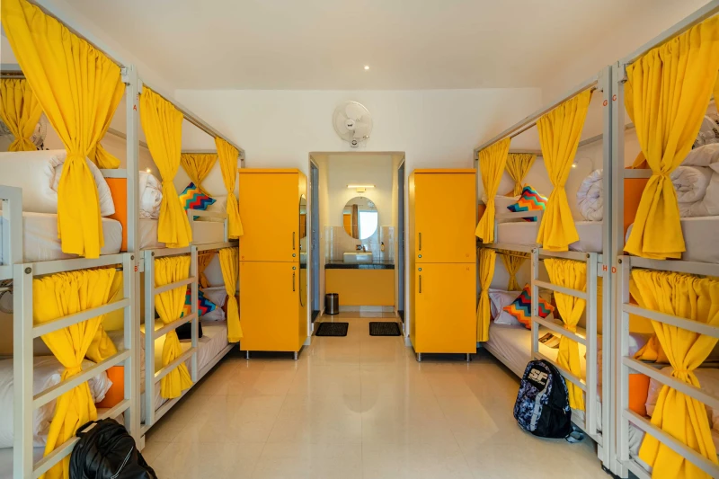 Bed in 8 Bed Mixed Dormitory Room with Ensuite Bathroom 5