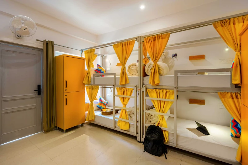 Bed in 8 Bed Mixed Dormitory Room with Ensuite Bathroom 6