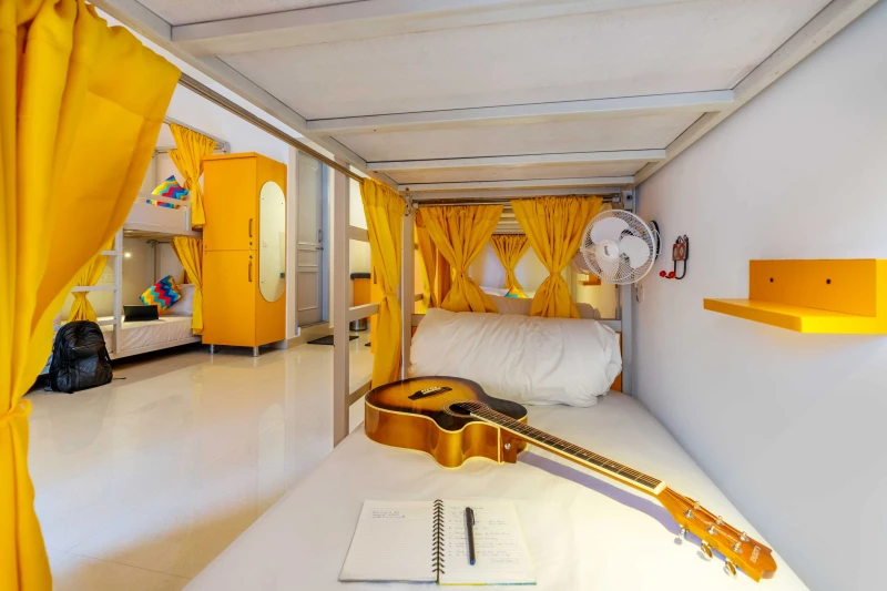 Bed in 8 Bed Mixed Dormitory Room with Ensuite Bathroom 7