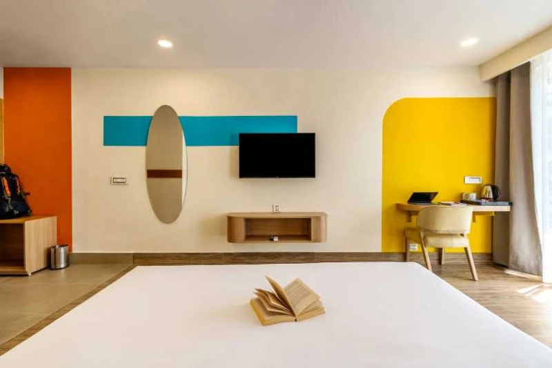 Deluxe Private AC Room with Balcony and Ensuite Bathroom 3