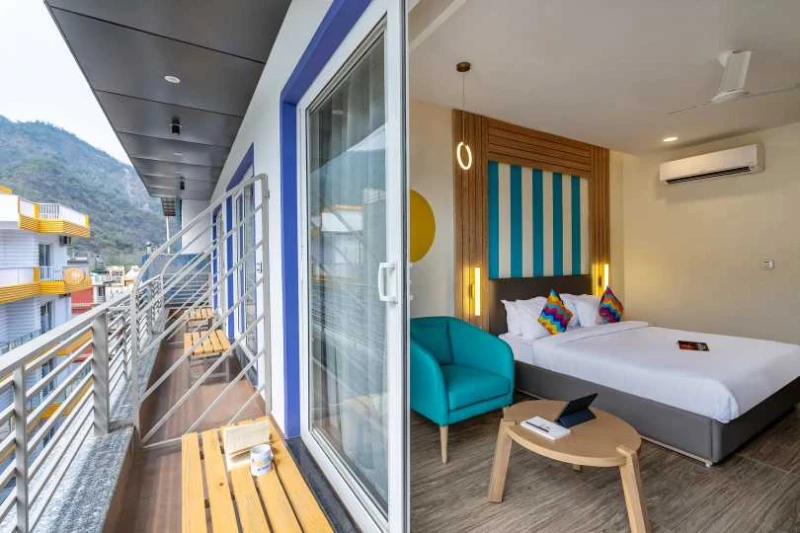 Deluxe Private AC Room with Balcony and Ensuite Bathroom 4
