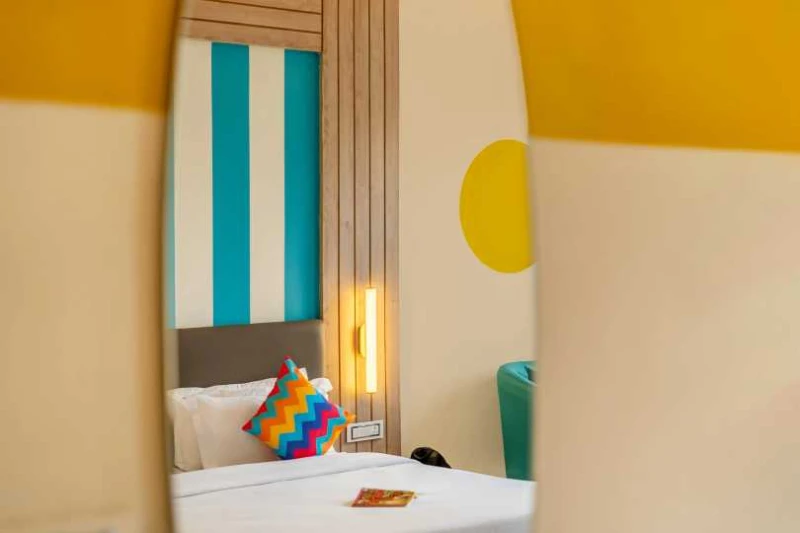 Deluxe Private AC Room with Balcony and Ensuite Bathroom 8